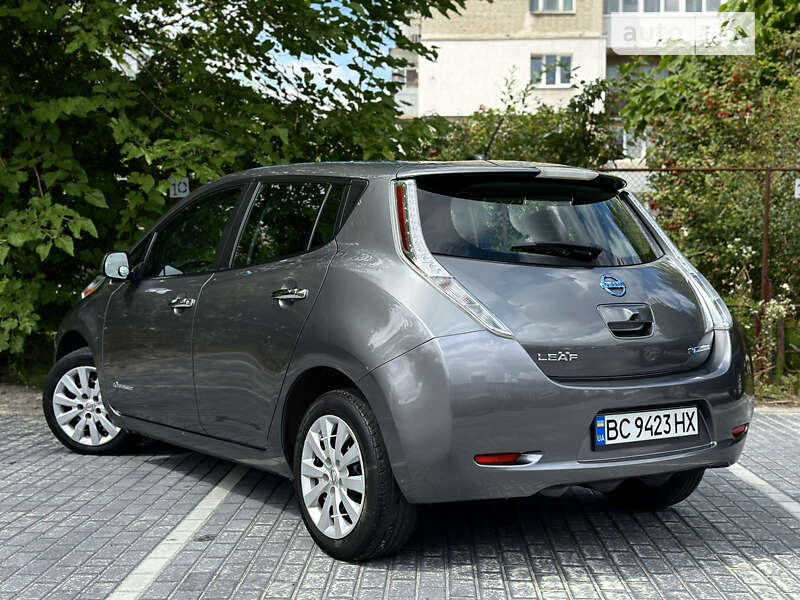 Хэтчбек Nissan Leaf 2015 в Львове