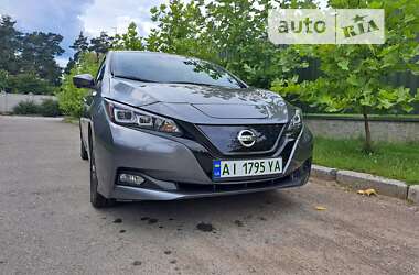 Хэтчбек Nissan Leaf 2022 в Вышгороде
