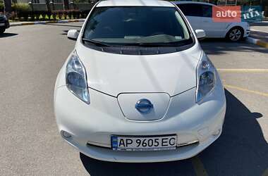 Хэтчбек Nissan Leaf 2014 в 