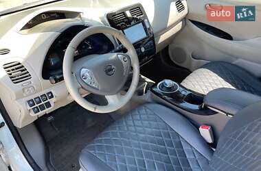 Хэтчбек Nissan Leaf 2014 в 