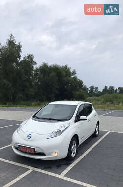 Хетчбек Nissan Leaf 2017 в 