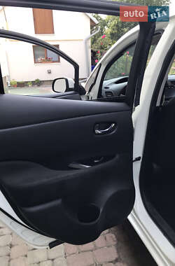 Хетчбек Nissan Leaf 2017 в 