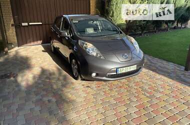 Хетчбек Nissan Leaf 2013 в 