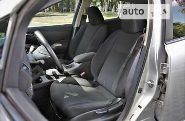 Хэтчбек Nissan Leaf 2015 в 