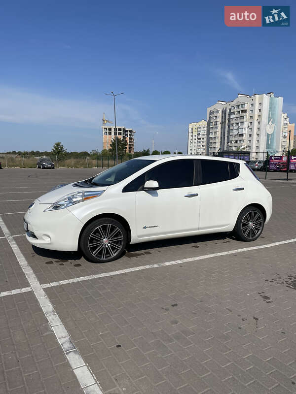 Хэтчбек Nissan Leaf 2013 в Виннице