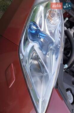 Хэтчбек Nissan Leaf 2012 в 