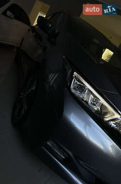 Хэтчбек Nissan Leaf 2018 в Николаеве