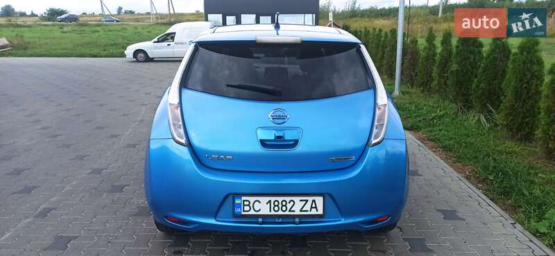 Хэтчбек Nissan Leaf 2011 в Яворове