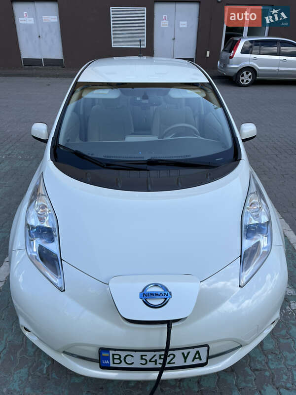 Хэтчбек Nissan Leaf 2012 в Львове
