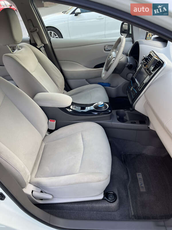 Хэтчбек Nissan Leaf 2012 в Львове