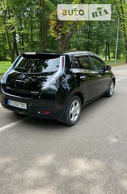 Хэтчбек Nissan Leaf 2013 в Черновцах