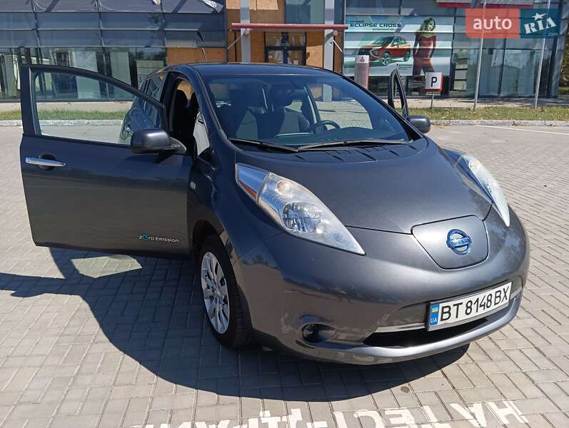 Хэтчбек Nissan Leaf 2013 в Херсоне