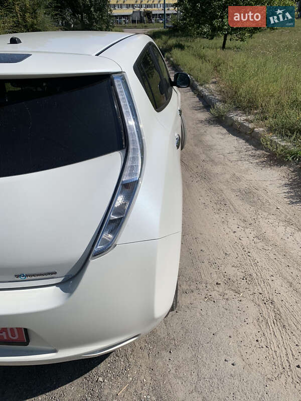 Хетчбек Nissan Leaf 2014 в Дніпрі фото 6 Хетчбек Nissan Leaf 2014 в Дніпрі