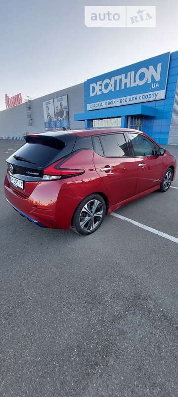 Хетчбек Nissan Leaf 2018 в Києві