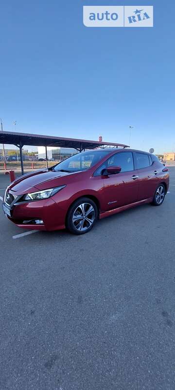 Хетчбек Nissan Leaf 2018 в Києві