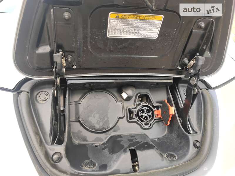 Хэтчбек Nissan Leaf 2016 в Виннице