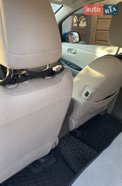 Хетчбек Nissan Leaf 2012 в 