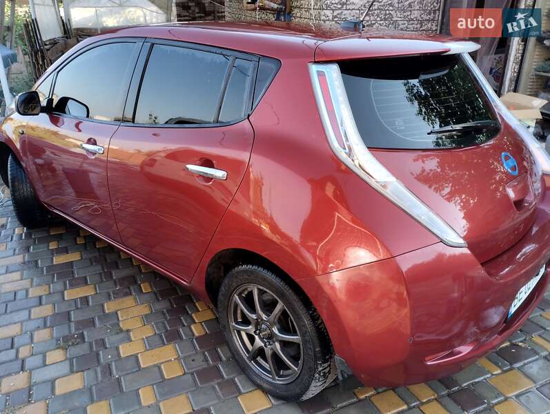 Хетчбек Nissan Leaf 2012 в Миколаєві