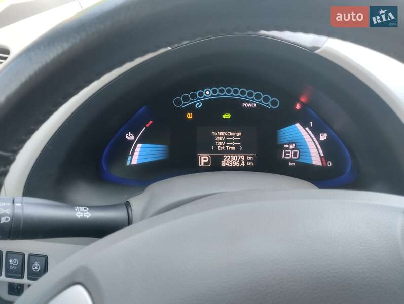 Хетчбек Nissan Leaf 2012 в Миколаєві