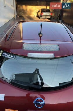 Хэтчбек Nissan Leaf 2012 в 