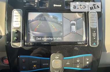 Хэтчбек Nissan Leaf 2014 в 
