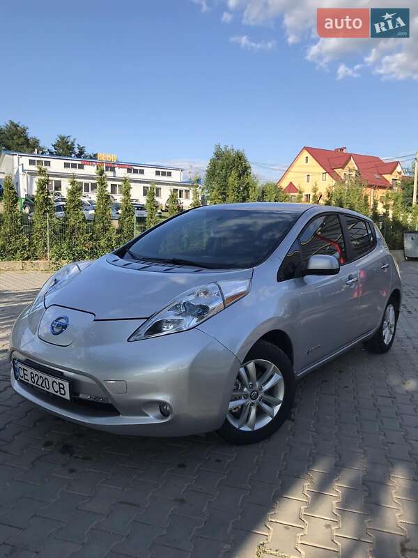 Хэтчбек Nissan Leaf 2013 в Черновцах