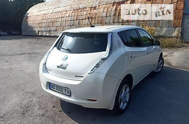 Хэтчбек Nissan Leaf 2013 в Днепре