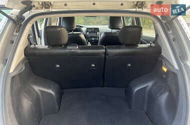 Хэтчбек Nissan Leaf 2013 в 
