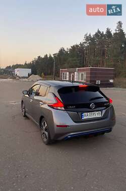 Хэтчбек Nissan Leaf 2018 в Киеве