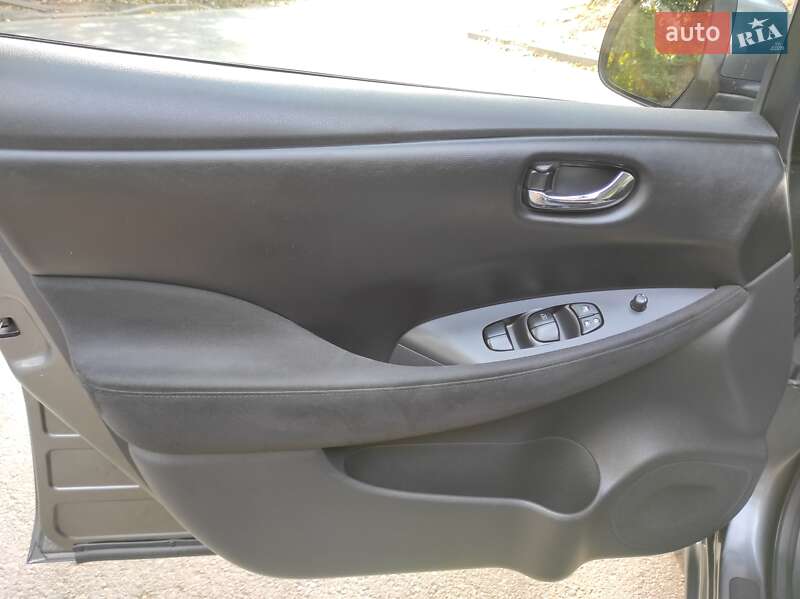 Хэтчбек Nissan Leaf 2014 в Тернополе