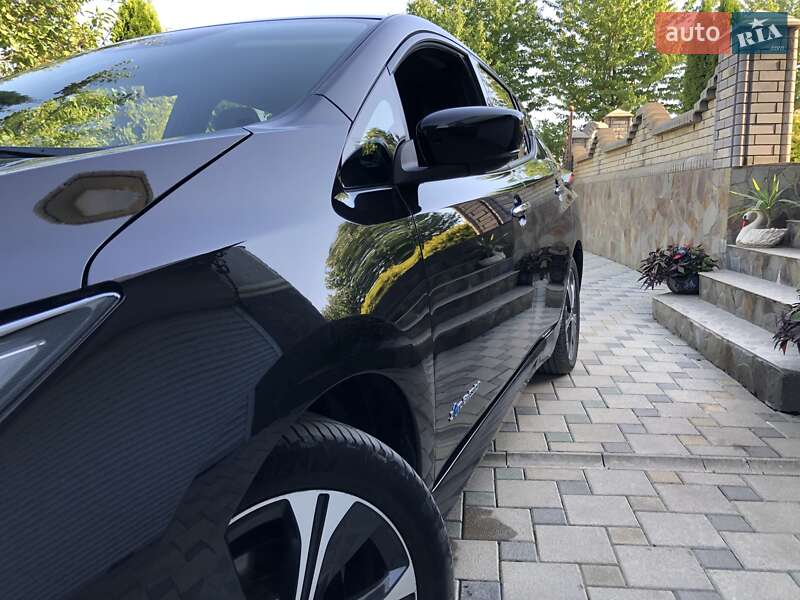 Хэтчбек Nissan Leaf 2018 в Черновцах