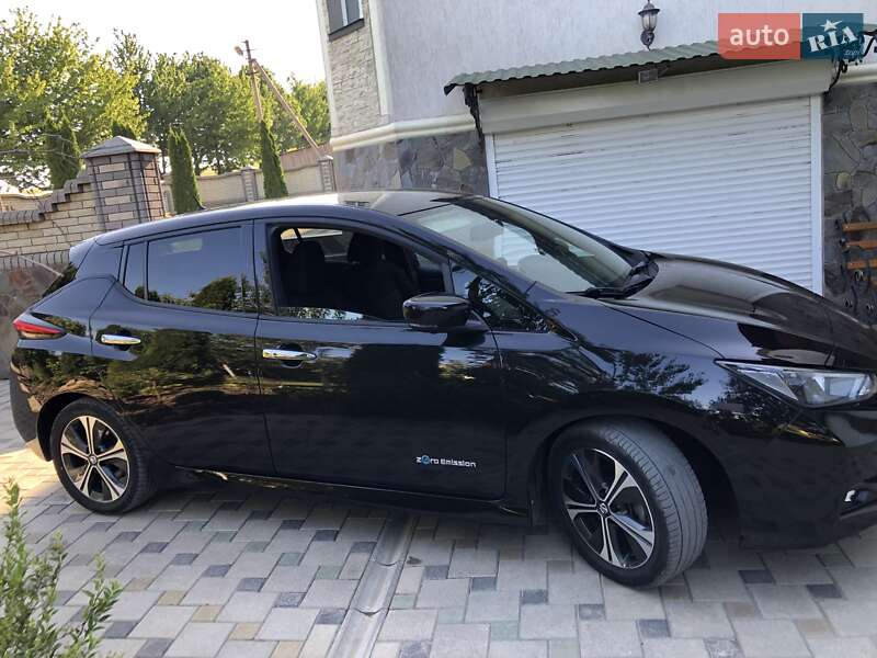 Хэтчбек Nissan Leaf 2018 в Черновцах