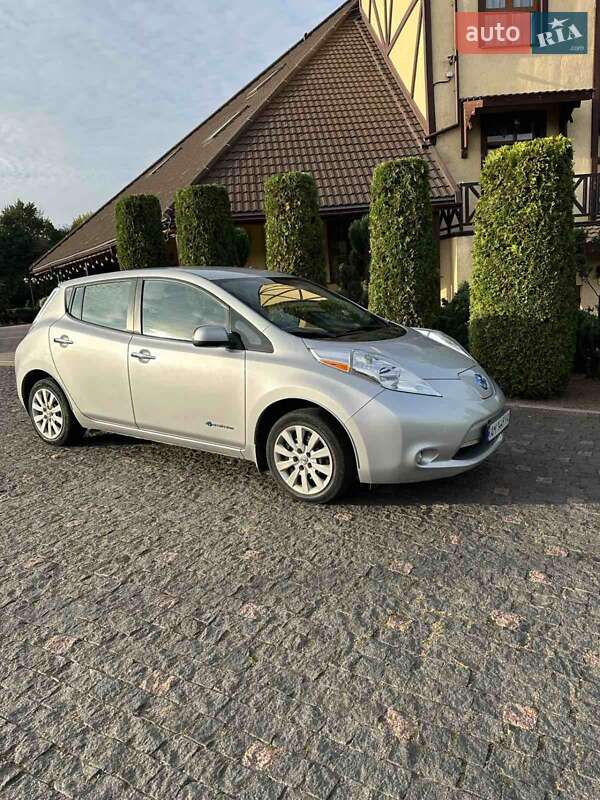 Хетчбек Nissan Leaf 2016 в Житомирі