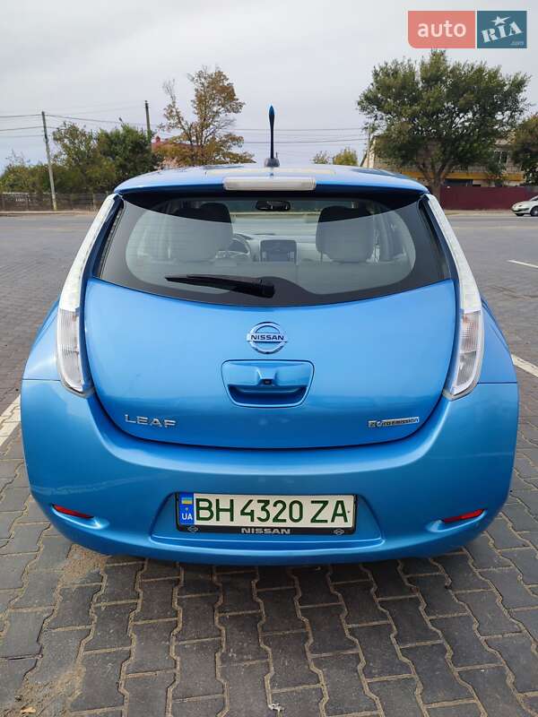 Хэтчбек Nissan Leaf 2012 в Одессе