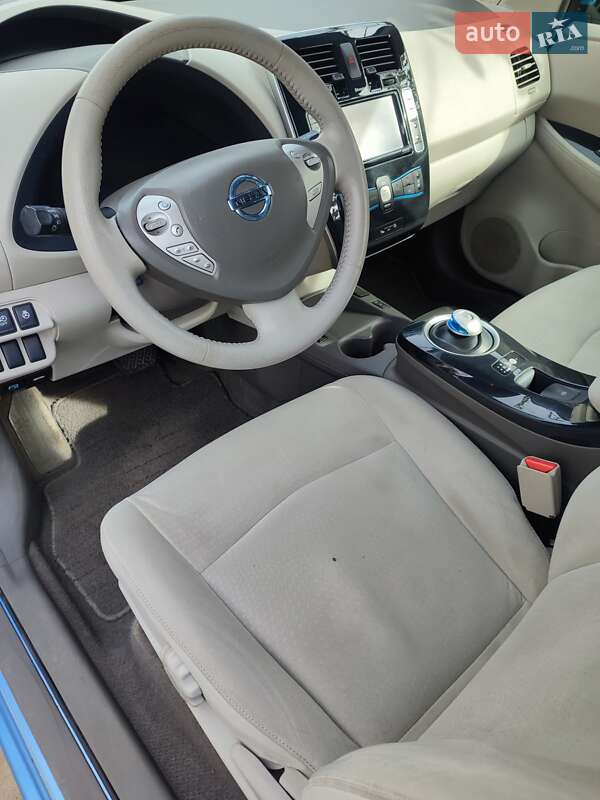 Хэтчбек Nissan Leaf 2012 в Одессе