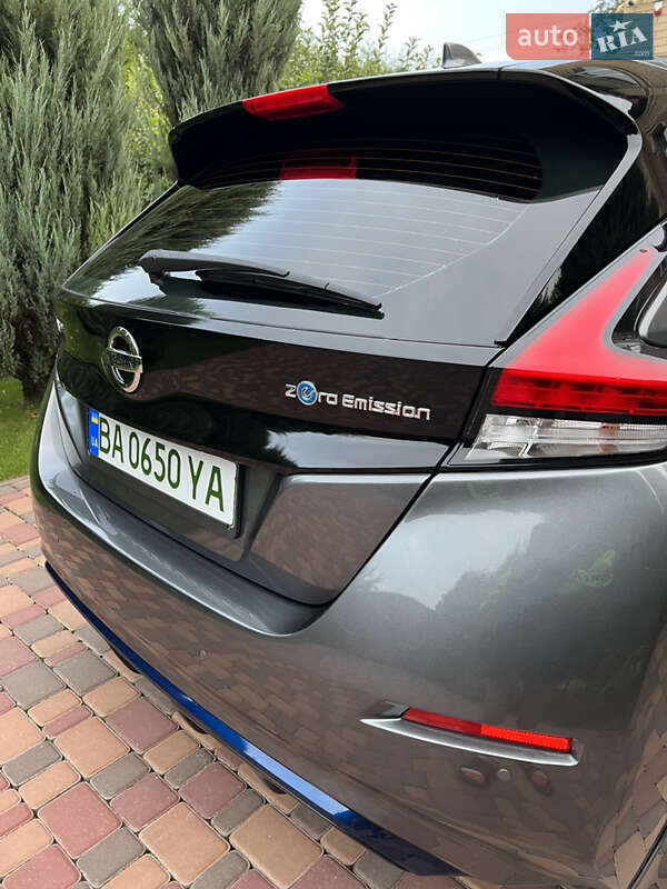 Хэтчбек Nissan Leaf 2021 в Кропивницком