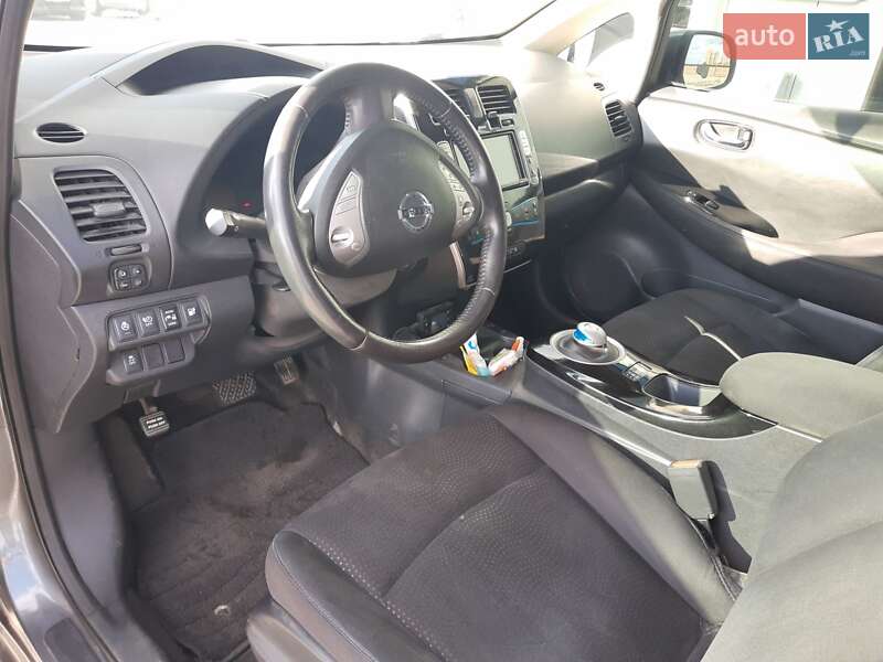 Хэтчбек Nissan Leaf 2017 в Хмельницком