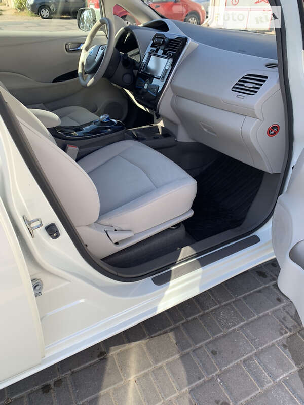 Хетчбек Nissan Leaf 2011 в Одесі