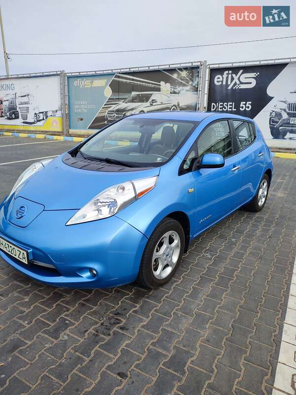 Хэтчбек Nissan Leaf 2012 в Одессе