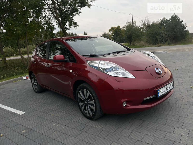 Хетчбек Nissan Leaf 2015 в Яворові
