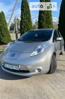 Хэтчбек Nissan Leaf 2014 в Городке