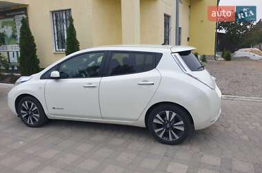 Хэтчбек Nissan Leaf 2017 в 