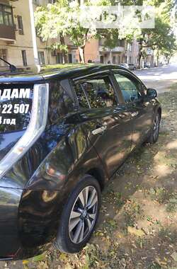 Хэтчбек Nissan Leaf 2014 в 
