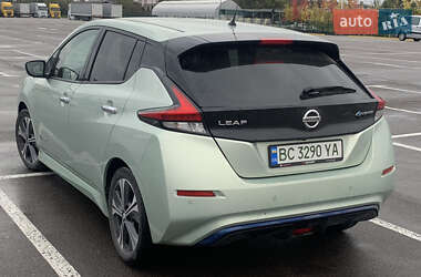 Хэтчбек Nissan Leaf 2018 в 
