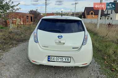 Хэтчбек Nissan Leaf 2011 в 