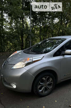 Хэтчбек Nissan Leaf 2013 в Львове