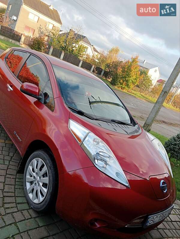 Хэтчбек Nissan Leaf 2015 в Шептицькому