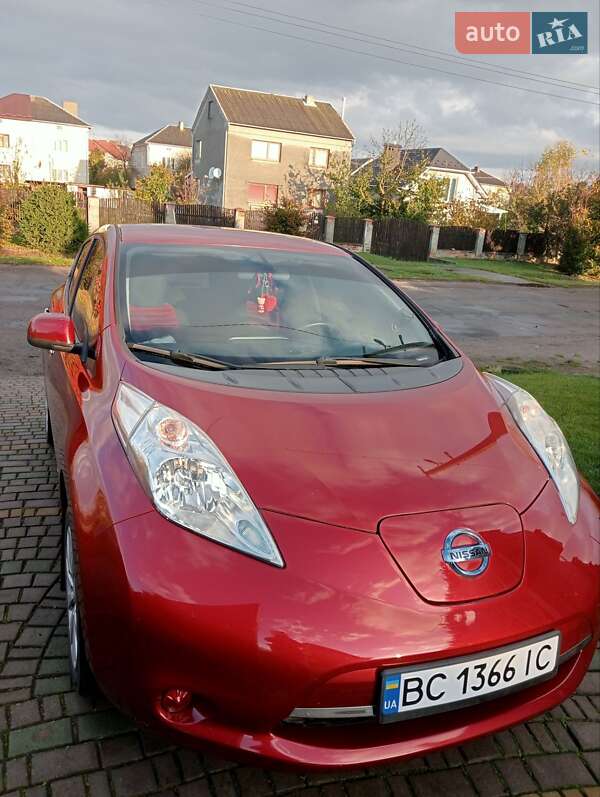 Хэтчбек Nissan Leaf 2015 в Шептицькому