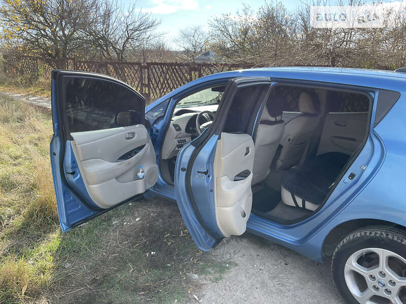 Хэтчбек Nissan Leaf 2013 в Запорожье