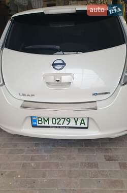 Хэтчбек Nissan Leaf 2017 в 